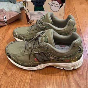 Bryant Giles x New Balance 2002R